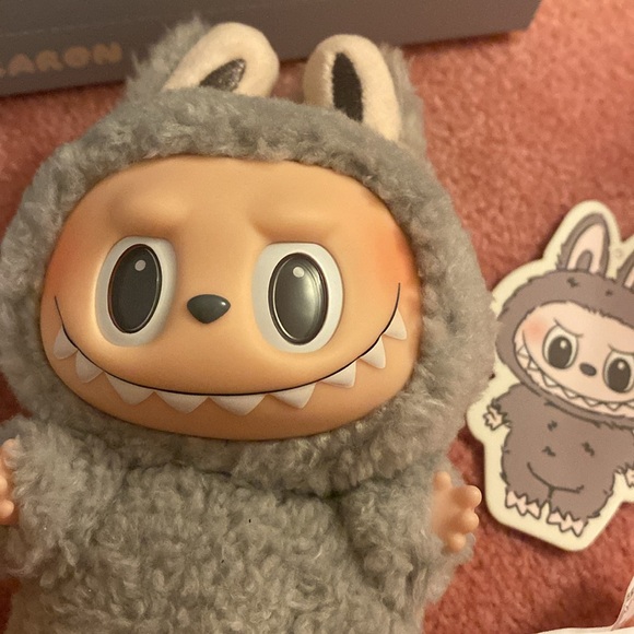 Exciting Macarons Labubu - Picture 4 of 5